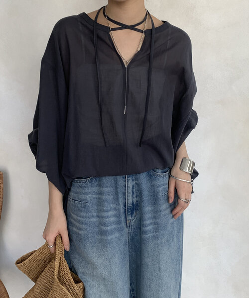 DouDou（ドゥドゥ）の「ネックアレンジデザインブラウス（シャツ/ブラウス・レディース・オフホワイト/グレー/ブラック・FREE）」の11枚目の写真