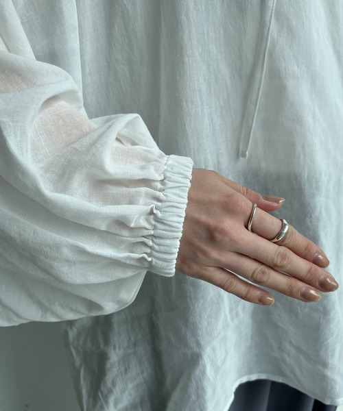 DouDou（ドゥドゥ）の「ネックアレンジデザインブラウス（シャツ/ブラウス・レディース・オフホワイト/グレー/ブラック・FREE）」の21枚目の写真