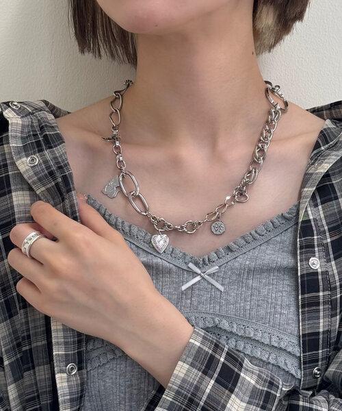 w closet（ダブルクローゼット）の「チャームチェーンネックレス（ネックレス・レディース・シルバー・FREE）」の3枚目の写真