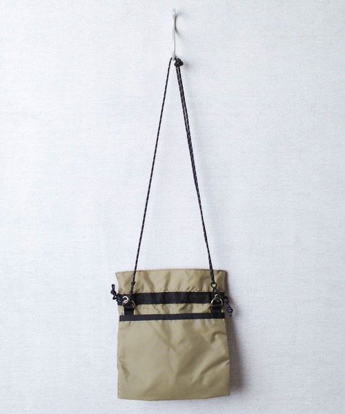 FREDRIK PACKERS(フレドリックパッカーズ)の「『FREDRIK PACKERS』210D PINION POUCH 210デニール ピニオン ポーチ(ショルダーバッグ・レディース・ブラック/カーキ/シルバー・FREE)」の21枚目の写真