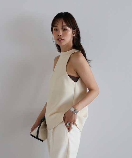 back design halterneck tank top / バックデザイン