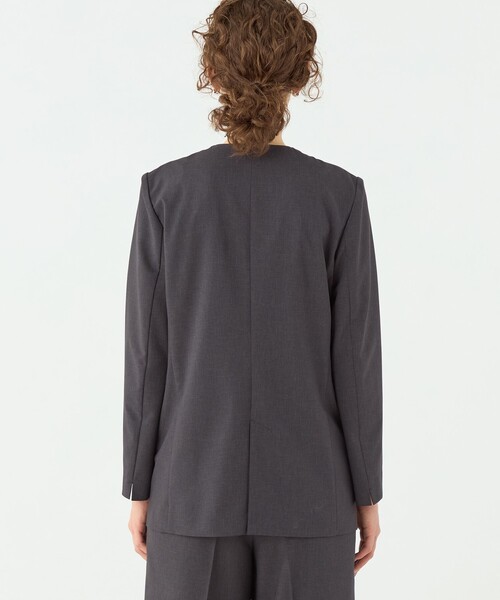 TOMORROWLAND collection（トゥモローランドコレクション）の「エクストラファインポリエステルトロピカル Vカラージャケット（ノーカラージャケット・レディース・ブラウン/チャコールグレー・34/36）」の6枚目の写真