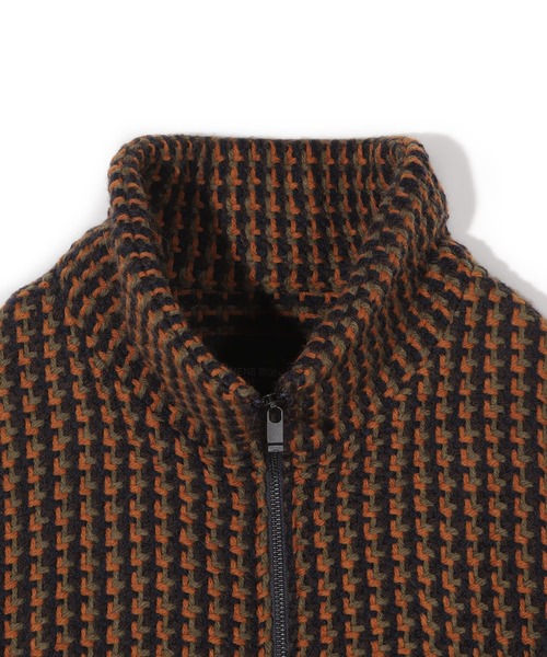 MEN'S BIGI(メンズビギ)の「【John Branigan/ジョン・ブラニガン】別注チェック柄ニット風ブルゾン(ブルゾン・メンズ・ブラック/ブラウン/ネイビー・02/03)」の4枚目の写真