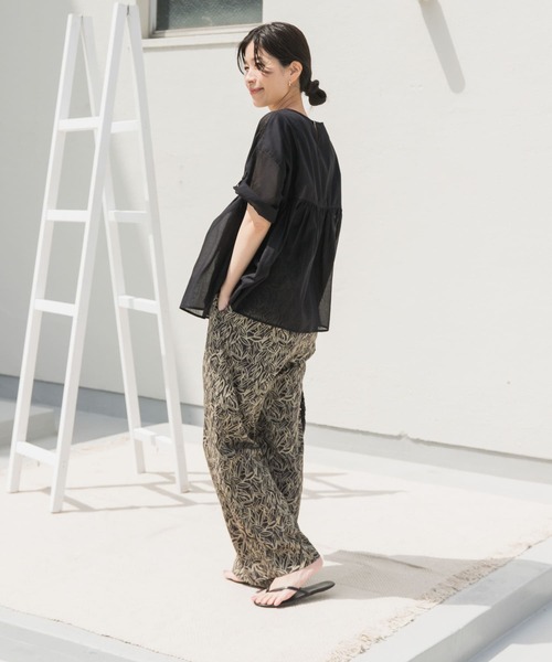 URBAN RESEARCH DOORS（アーバンリサーチドアーズ）の「リーフプリントイージーパンツ（その他パンツ・レディース・ブルー系その他/グレー系その他・MEDIUM）」の9枚目の写真