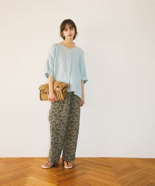 URBAN RESEARCH DOORS（アーバンリサーチドアーズ）の「リーフプリントイージーパンツ（その他パンツ・レディース・ブルー系その他/グレー系その他・MEDIUM）」の13枚目の写真