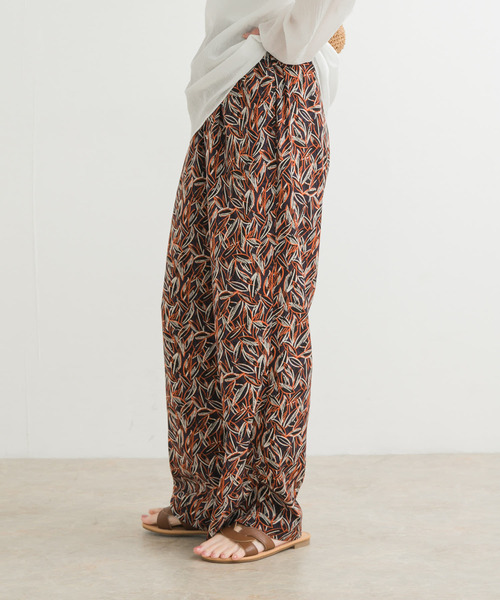 URBAN RESEARCH DOORS（アーバンリサーチドアーズ）の「リーフプリントイージーパンツ（その他パンツ・レディース・ブルー系その他/グレー系その他・MEDIUM）」の17枚目の写真