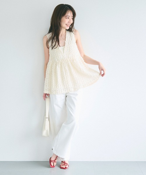 coca(coca)(コカ)の「フラワーチュールベスト(ベスト・レディース・アイボリー/ブラック・L/M)」の6枚目の写真