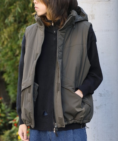 WILD THINGS（ワイルドシングス）の「WILD THINGS/ワイルドシングス monster vest’ 22 モンスターベスト（ダウンベスト・レディース・ダークブラウン/オリーブ/ネイビー・S/L/M）」の2枚目の写真