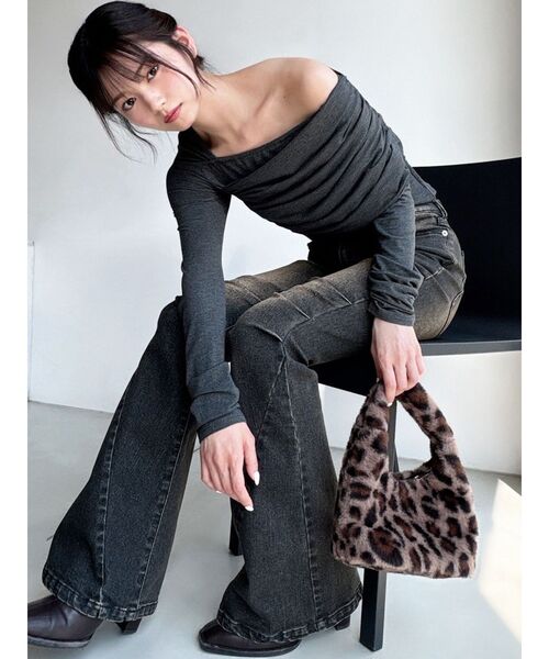 RESEXXY(リゼクシー)の「ニーズタックデニムパンツ(デニムパンツ・レディース・ブラック/ライトブルー・SMALL/MEDIUM)」の20枚目の写真