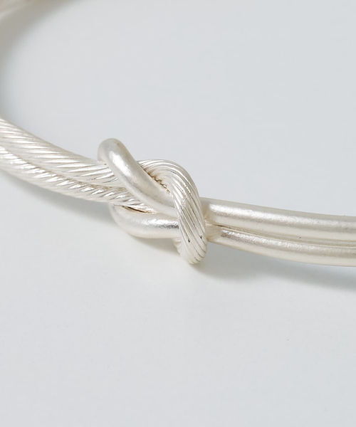 collex（コレックス）の「【Ljud/ユード】ノットブラスバングル（バングル/リストバンド・レディース・シルバー/ゴールド・フリー）」の4枚目の写真