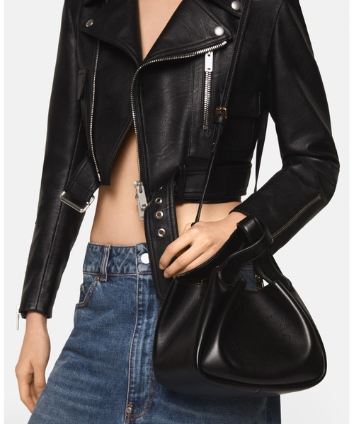 STELLA McCARTNEY（ステラマッカートニー）の「Stella Logo Double Top Handle Crossbody Bag / ステラ ロゴ ダブルトップハンドル クロスボディバッグ（ショルダーバッグ・レディース・ブラック・ONE SIZE）」の5枚目の写真