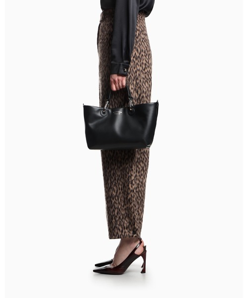 EMPORIO ARMANI(エンポリオアルマーニ)の「【エンポリオ アルマーニ】MyEA ショッパー ナッパレザー スモール(ハンドバッグ・レディース・ブラック/ネイビー/ライトブルー/オフホワイト・FREE)」の12枚目の写真