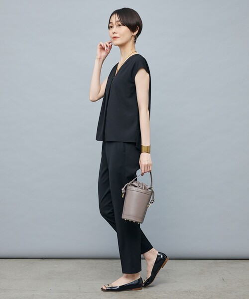 NOLLEY’S Sophi（ノーリーズソフィ）の「バックサテンジョーゼットVネックブラウス（シャツ/ブラウス・レディース・ブラック/ホワイト/ミント・36/38）」の7枚目の写真