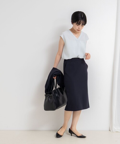 NOLLEY’S Sophi（ノーリーズソフィ）の「バックサテンジョーゼットVネックブラウス（シャツ/ブラウス・レディース・ブラック/ホワイト/ミント・36/38）」の17枚目の写真