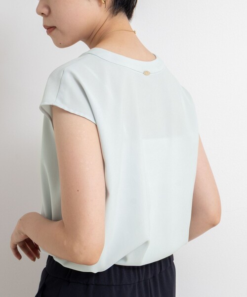 NOLLEY’S Sophi（ノーリーズソフィ）の「バックサテンジョーゼットVネックブラウス（シャツ/ブラウス・レディース・ブラック/ホワイト/ミント・36/38）」の19枚目の写真