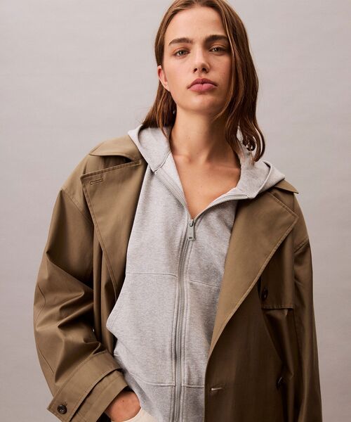 Calvin Klein(カルバン・クライン)の「フレンチテリー ジップアップパーカー(パーカー・レディース・オフホワイト/グレー・M/S/XS)」の8枚目の写真