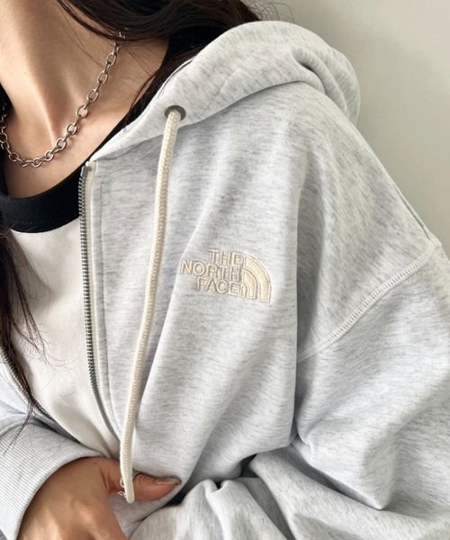 THE NORTH FACE(ザノースフェイス)の「THE NORTH FACE(ザ・ノースフェイス)/ワンポイント ロゴ刺繍 ジップパーカー フーディ/M'S CORE HOOD ZIP UP(パーカー・レディース・クリーム/シルバー・M/XXL/XL/L)」の11枚目の写真