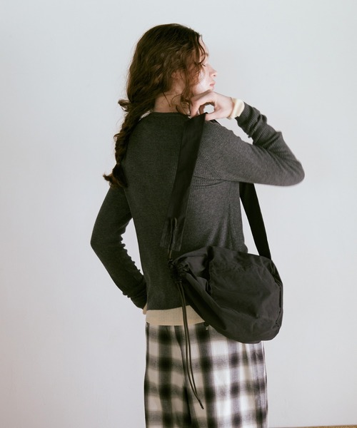 RNA-N(アールエヌエーエヌ)の「E5150 ワンショルダーボンサック(バックパック/リュック・レディース・ブラック/キナリ/カーキ/グレー・FREE)」の6枚目の写真