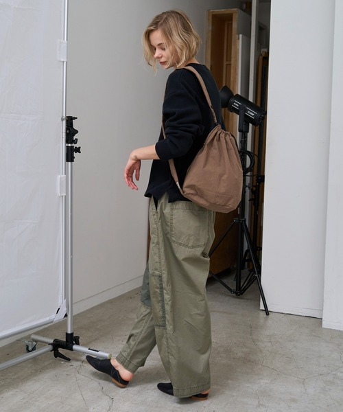 RNA-N（アールエヌエーエヌ）の「E5150 ワンショルダーボンサック（バックパック/リュック・レディース・ブラック/カーキ/キナリ/グレー・FREE）」の9枚目の写真