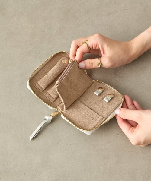 BIRTHDAY BAR（バースデイバー）の「【EC限定】カウレザーアクセサリーケース（ポーチ・レディース・ブラック/シルバー・0）」の17枚目の写真