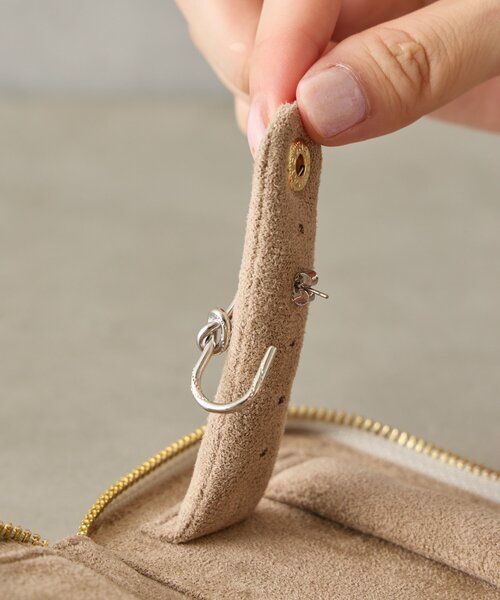 BIRTHDAY BAR（バースデイバー）の「【EC限定】カウレザーアクセサリーケース（ポーチ・レディース・ブラック/シルバー・0）」の21枚目の写真