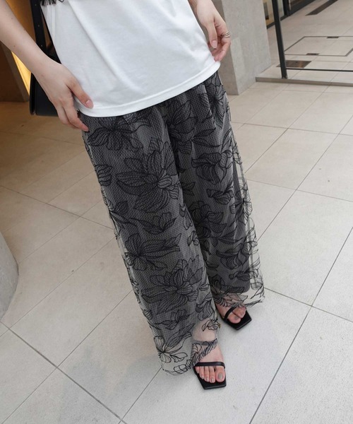CORNERS（コーナーズ）の「チュール花柄刺ストレートパンツ【セットアップ可能】（その他パンツ・レディース・ブラック/ベージュ系その他・M）」の5枚目の写真