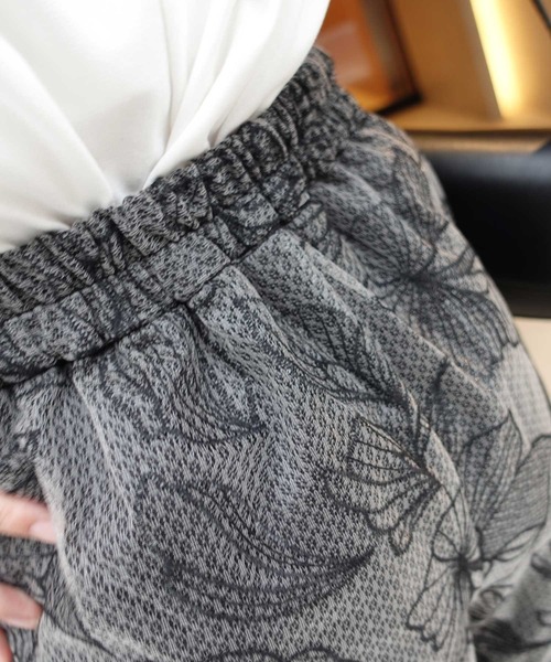 CORNERS（コーナーズ）の「チュール花柄刺ストレートパンツ【セットアップ可能】（その他パンツ・レディース・ブラック/ベージュ系その他・M）」の15枚目の写真