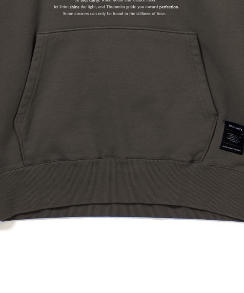 430（フォーサーティ）の「mpa3896-AF U&T P-O PARKA パーカー(25-183)（パーカー・メンズ・バーガンディー/ホワイト/ブラック系その他/ダークオリーブ/ブラック・3/2/1/0）」の14枚目の写真