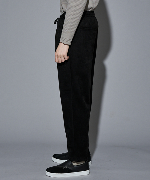 5351 POUR LES HOMMES（ゴーサンゴーイチプールオム）の「【セットアップ対応】ストレッチ スエード テーパードパンツ（その他パンツ・メンズ・チャコールグレー/ブラック・50/48/46/44）」の5枚目の写真