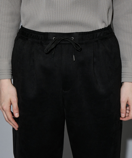 5351 POUR LES HOMMES（ゴーサンゴーイチプールオム）の「【セットアップ対応】ストレッチ スエード テーパードパンツ（その他パンツ・メンズ・チャコールグレー/ブラック・50/48/46/44）」の7枚目の写真