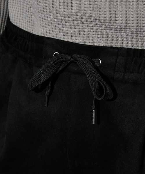 5351 POUR LES HOMMES（ゴーサンゴーイチプールオム）の「【セットアップ対応】ストレッチ スエード テーパードパンツ（その他パンツ・メンズ・チャコールグレー/ブラック・50/48/46/44）」の8枚目の写真