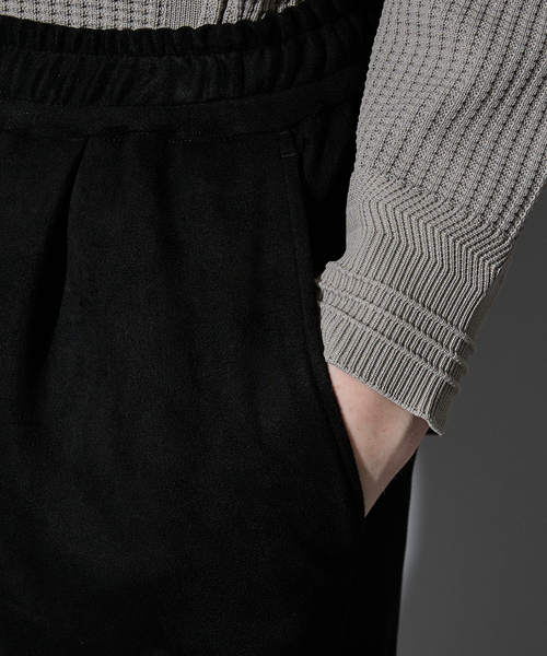 5351 POUR LES HOMMES（ゴーサンゴーイチプールオム）の「【セットアップ対応】ストレッチ スエード テーパードパンツ（その他パンツ・メンズ・チャコールグレー/ブラック・50/48/46/44）」の9枚目の写真