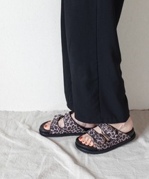 サッと履ける 2本ベルト フラットサンダル