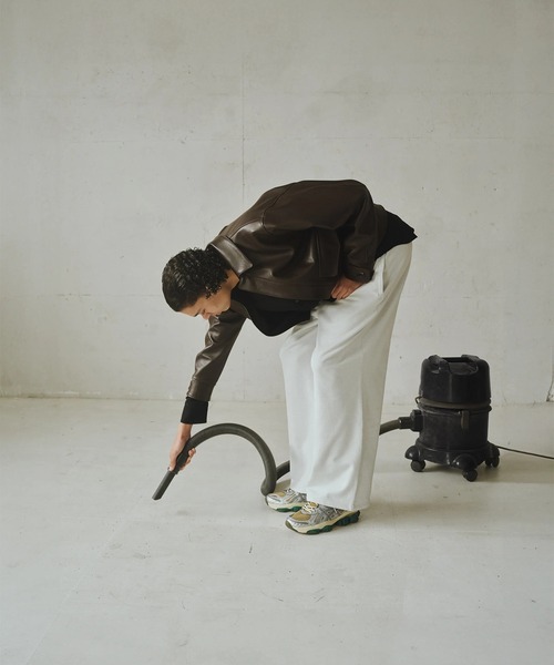 markaware（マーカウェア）の「【markaware/marka】リサイクルスビンオーガニックコットン裏毛 / ワイドストレートイージーパンツ / WIDE STRAIGHT EASY PANTS（スウェットパンツ・メンズ・ブラック/ライトグレー・1/2）」の5枚目の写真
