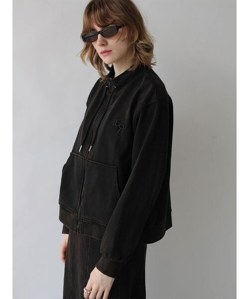 :ETHROF(イーサオブ)の「HIGH-NECK LOGO SWEAT JACKET(スウェット・レディース・ブラック/ブルー・MEDIUM)」の12枚目の写真