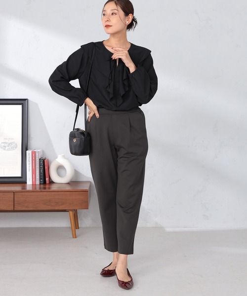 GALLORIA(ギャローリア)の「着心地楽々 ポンチタックテーパードパンツ(その他パンツ・レディース・ダークブラウン/モカ/ブラック・M/S/LL/L)」の11枚目の写真