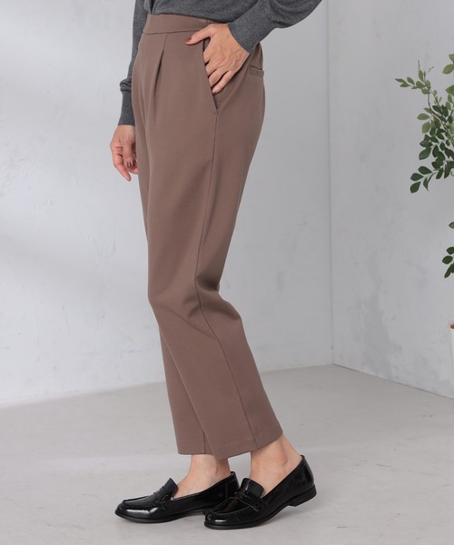 GALLORIA(ギャローリア)の「着心地楽々 ポンチタックテーパードパンツ(その他パンツ・レディース・ダークブラウン/モカ/ブラック・M/S/LL/L)」の12枚目の写真