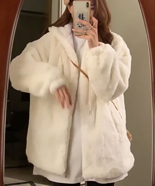 SallyLunn(サリーラン)の「もこもこボアブルゾン(ブルゾン・レディース・ベージュ/ホワイト・MEDIUM/LARGE)」の3枚目の写真