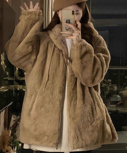 SallyLunn(サリーラン)の「もこもこボアブルゾン(ブルゾン・レディース・ベージュ/ホワイト・MEDIUM/LARGE)」の4枚目の写真