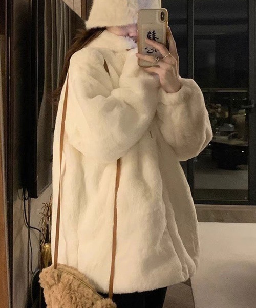 SallyLunn(サリーラン)の「もこもこボアブルゾン(ブルゾン・レディース・ベージュ/ホワイト・MEDIUM/LARGE)」の8枚目の写真