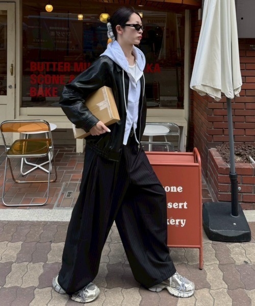 Chikashitsu +(チカシツプラス)の「【Chikashitsu +】cropped zip up loose arm hoodie / 【チカシツプラス】クロップドジップアップルーズアームパーカー <着用動画あり>(パーカー・メンズ・杢グレー/グレー/ブラック・ONE SIZE)」の18枚目の写真