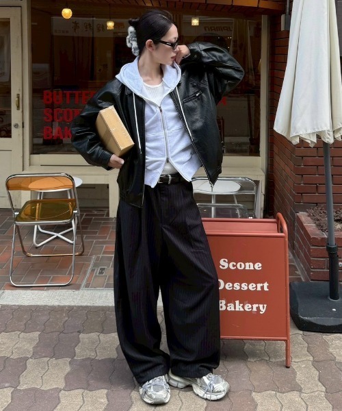 Chikashitsu +(チカシツプラス)の「【Chikashitsu +】cropped zip up loose arm hoodie / 【チカシツプラス】クロップドジップアップルーズアームパーカー <着用動画あり>(パーカー・メンズ・杢グレー/グレー/ブラック・ONE SIZE)」の17枚目の写真