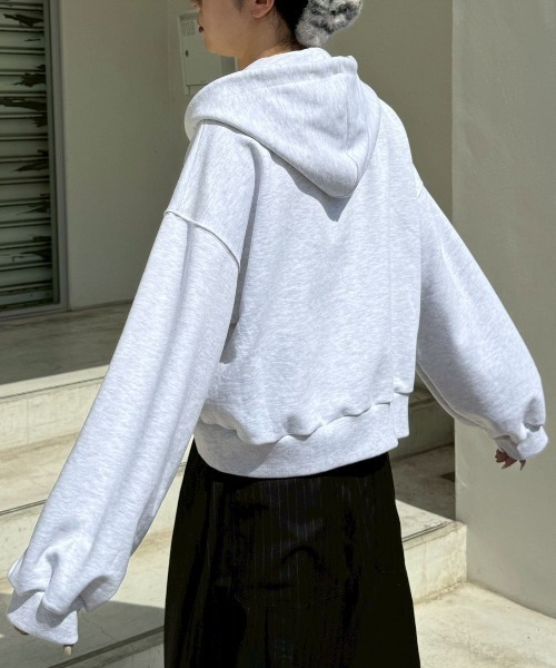 Chikashitsu +(チカシツプラス)の「【Chikashitsu +】cropped zip up loose arm hoodie / 【チカシツプラス】クロップドジップアップルーズアームパーカー <着用動画あり>(パーカー・メンズ・杢グレー/グレー/ブラック・ONE SIZE)」の16枚目の写真