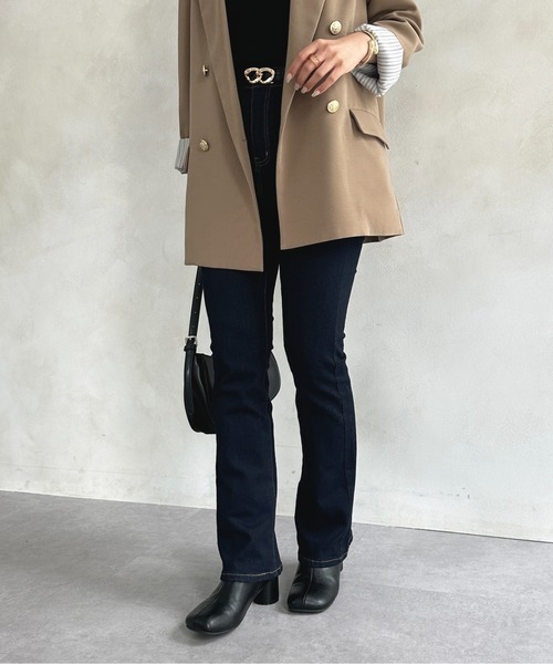 Thevon（ゼボン）の「美脚フレアデニムパンツ（デニムパンツ・レディース・ブラック/ネイビー・マルチサイズ）」の18枚目の写真