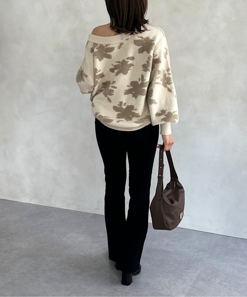 Thevon（ゼボン）の「美脚フレアデニムパンツ（デニムパンツ・レディース・ブラック/ネイビー・マルチサイズ）」の11枚目の写真