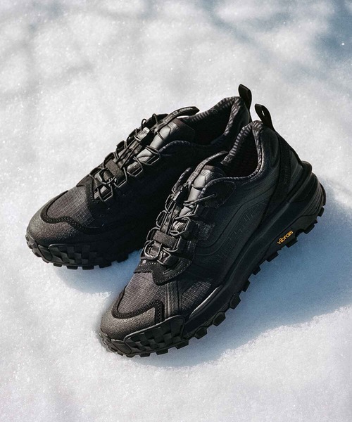 VANS(バンズ)の「クロスパス XC GORE-TEX / MTE Crosspath XC Gore-Tex BLAC / VN000DAM1OJ1(スニーカー・メンズ・ブラック×ブラック・6.5/7/7.5/8/8.5/9/9.5/10/10.5/11/11.5/12/6/5/5.5/3.5/4/4.5/13)」の12枚目の写真