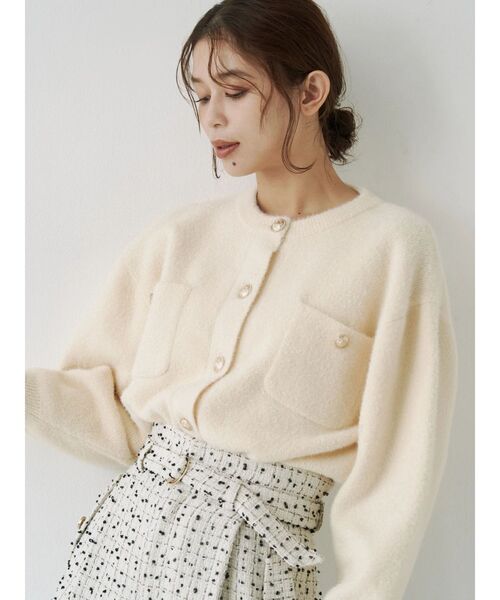 TONAL(トーナル)の「ラメニット金釦カーデ(カーディガン/ボレロ・レディース・オフホワイト/ブラック/レッド・MEDIUM)」の1枚目の写真