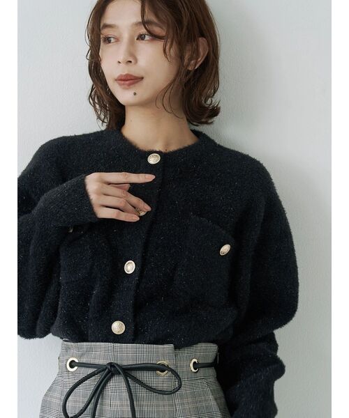 TONAL(トーナル)の「ラメニット金釦カーデ(カーディガン/ボレロ・レディース・オフホワイト/ブラック/レッド・MEDIUM)」の21枚目の写真