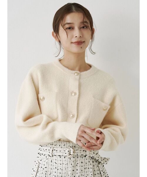 TONAL(トーナル)の「ラメニット金釦カーデ(カーディガン/ボレロ・レディース・オフホワイト/ブラック/レッド・MEDIUM)」の19枚目の写真