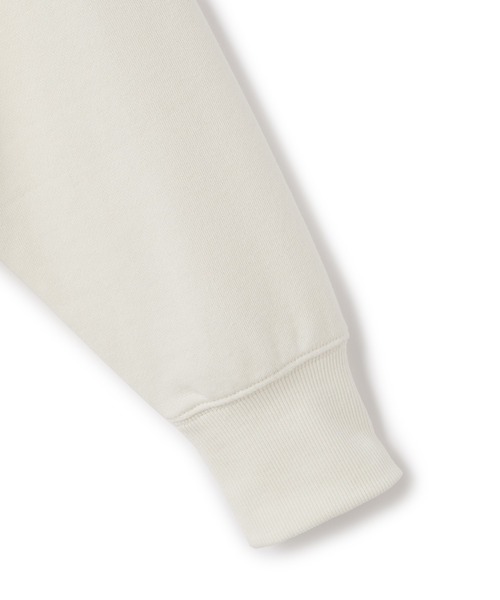 sanrio（サンリオ）の「【sanrio characters】パティ＆ジミープリント裏毛ドロップショルダーレトロプリントスウェットプルオーバー《サンリオキャラクターズ》（スウェット・レディース・ブラック/アイボリー・LL/L/M）」の4枚目の写真